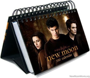 taylor-lautner-new-moon-calendar-edward-bella1